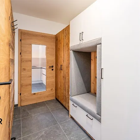 Stoderlodge - Alpine Garden - By Mynests 아파트 그뢰브밍